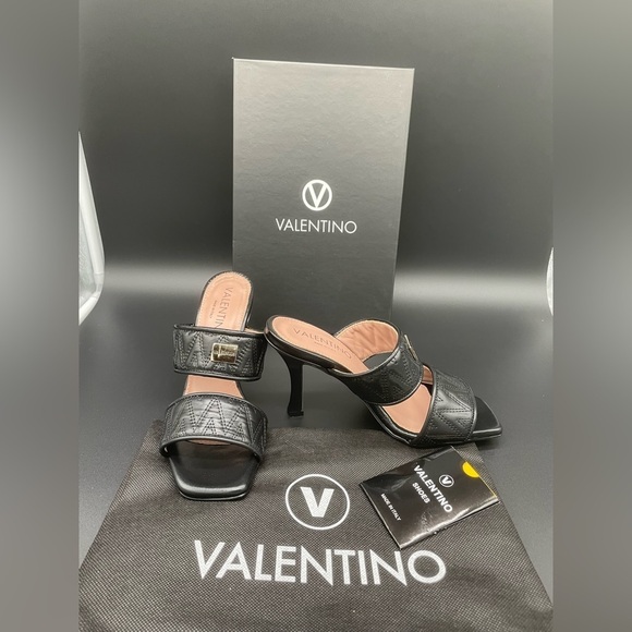 NEW Mario Valentino Black Jackie Slide Sandal Size 7 - Picture 2 of 10